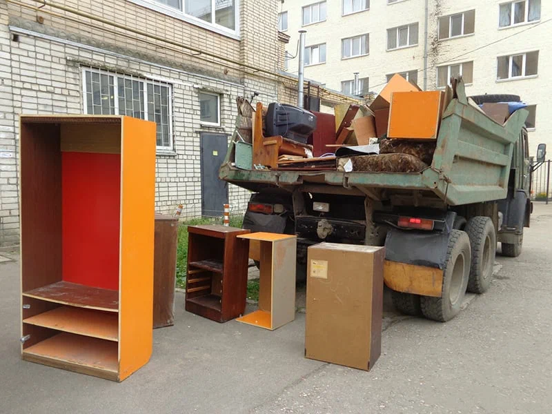 Вывоз шкафа в Курске от ПроМусор — недорого, демонтаж, утилизация, вывоз из квартиры от 886 руб