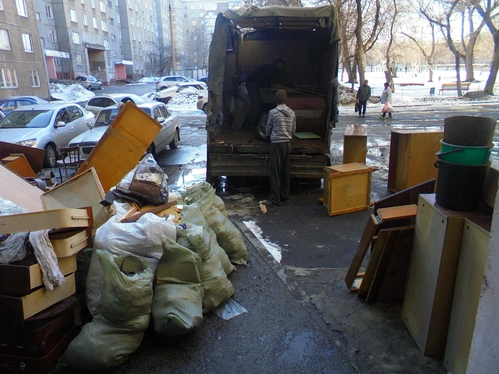 Вывоз мусора из подвала с утилизацией в Курске в октябре
