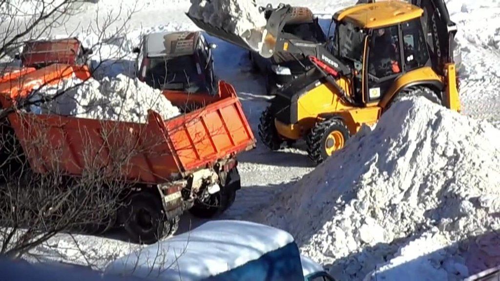Вывоз снега с погрузкой в Курске для организаций и частных лиц в октябре